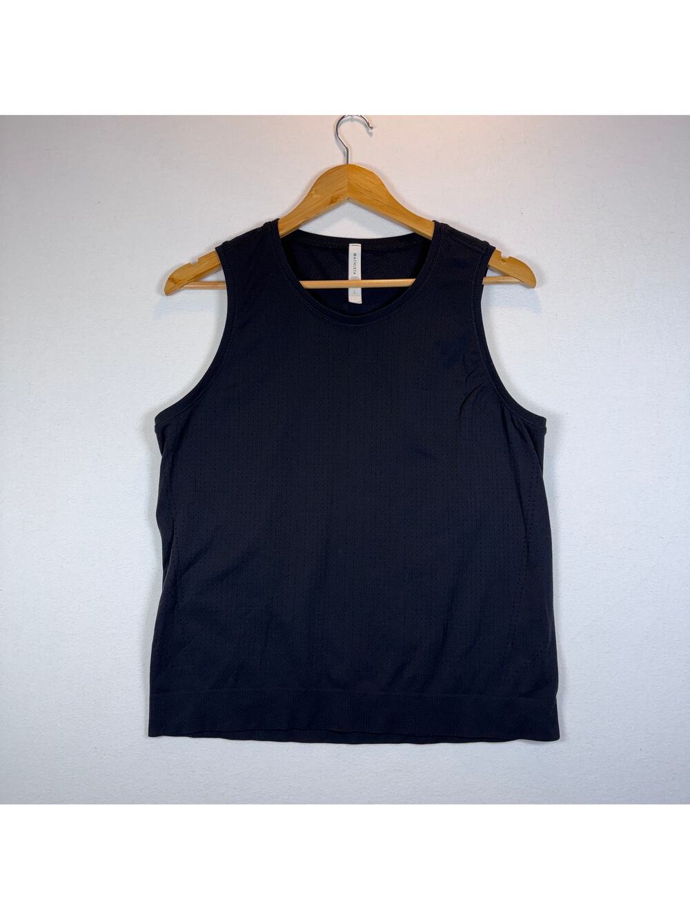 Athleta In Motion Tank Women’s L Black Seamless Perforated Knit Workout Top